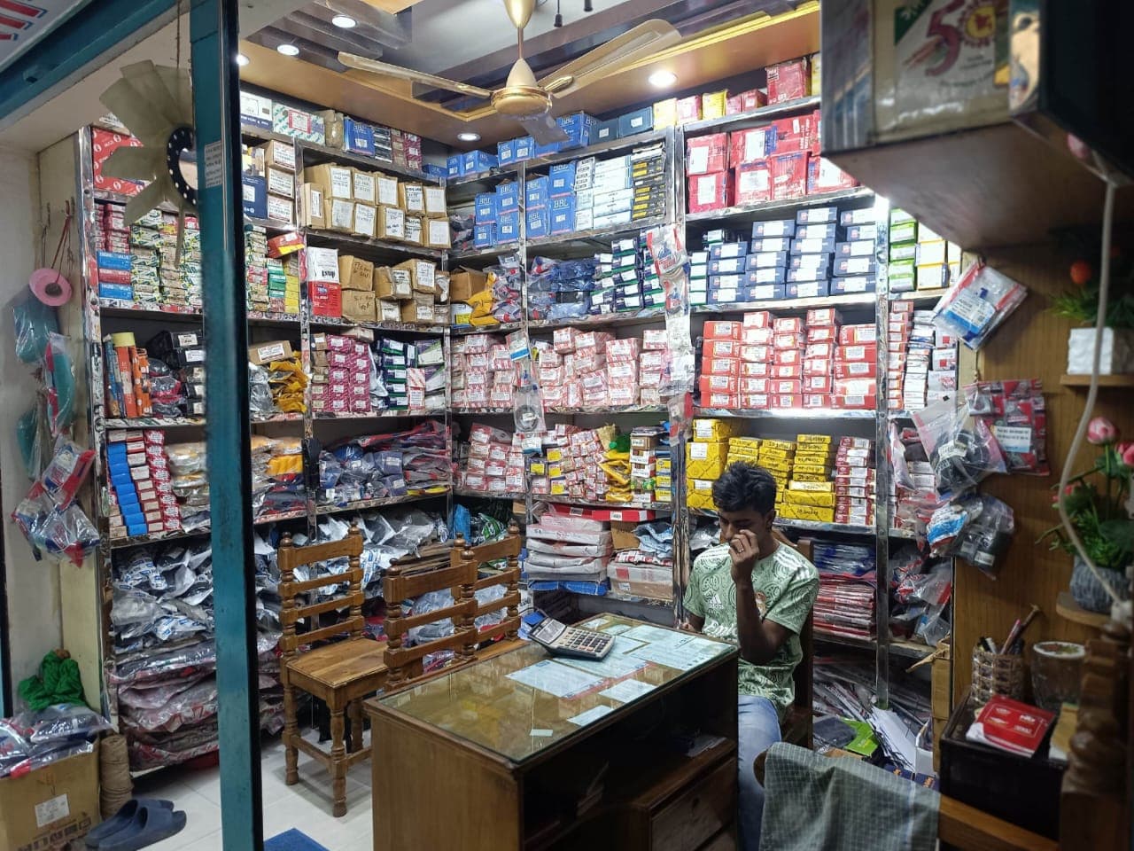 Haramain Wholesale stock shelves